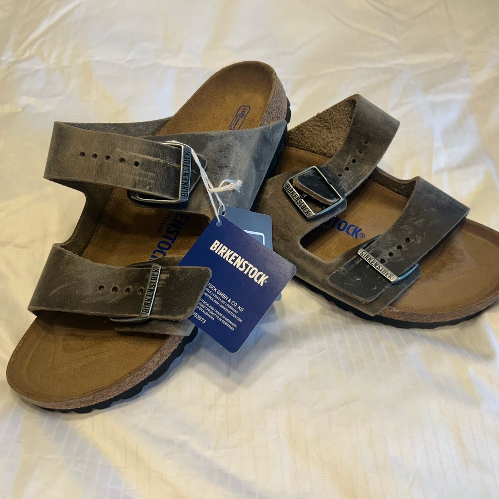 Arizona Soft Footbed - Oiled Leather in Faded Khaki Color